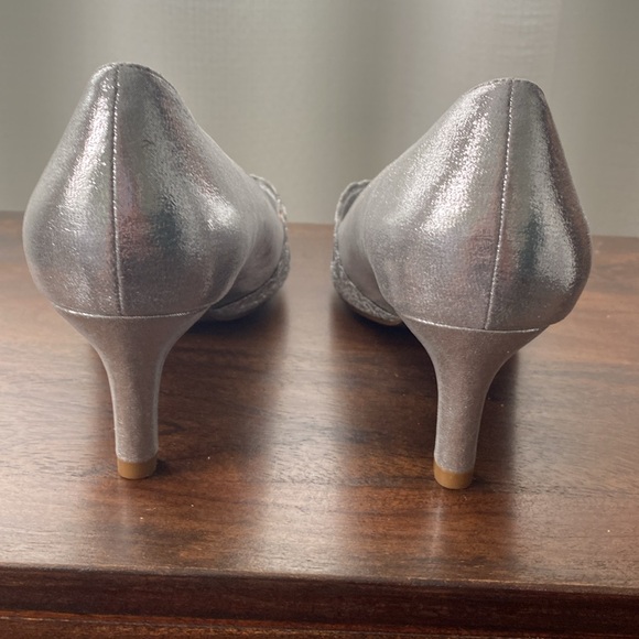 Silver open toe Adrianna Papell pumps with lace - Picture 4 of 7